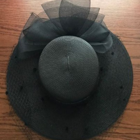 Black woven Kentucky Derby hat with flocked netting and black fascinator bow main image 10